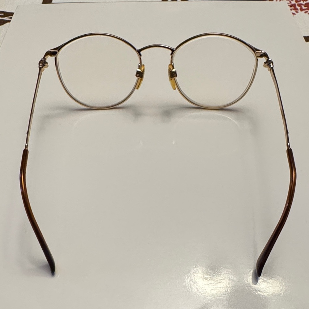 Giorgio Armani Gold Frame Round Glasses.(With prescription)
Condition: Excellent
